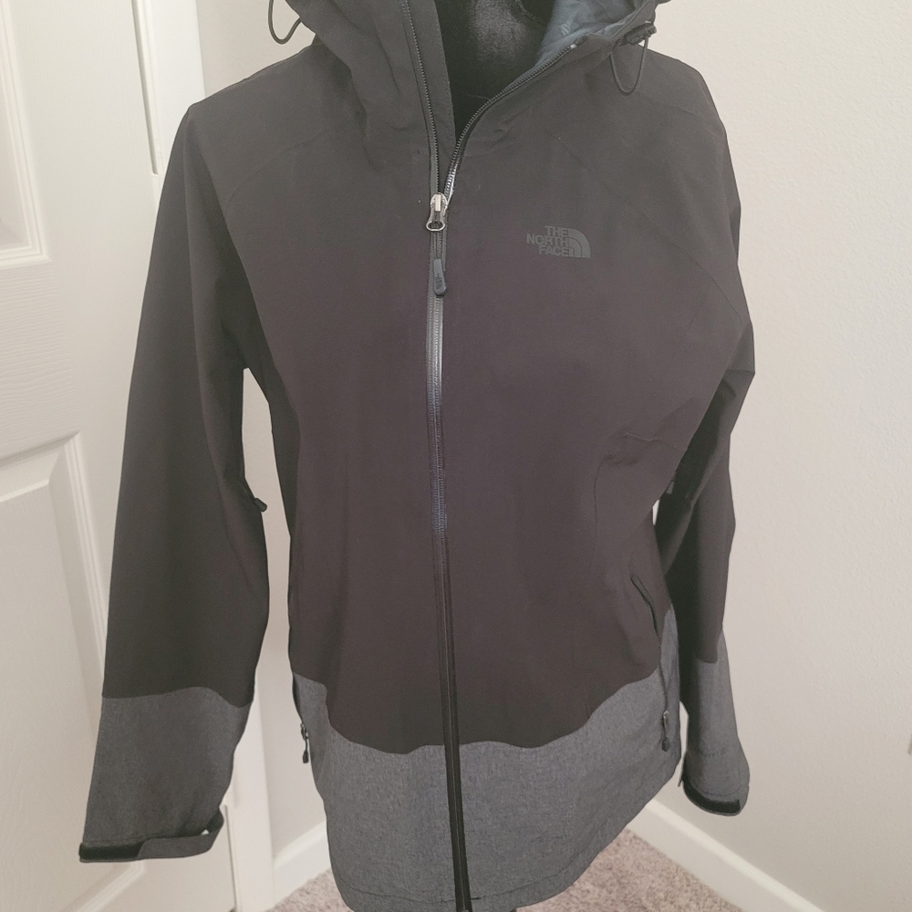 The North Face | Rain Jacket - Picture 2 of 11